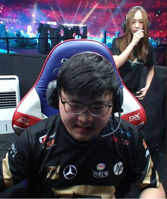 Uzi焦点对战，詹姆斯与30激战G2分钟，持续失利胜负难料！