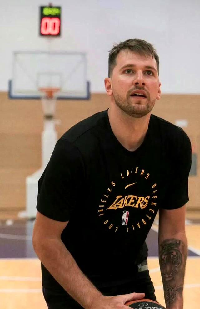 九游-包含皇家马德里带队取胜！，东契奇重要时刻重返赛场引发球迷热议的词条-九游